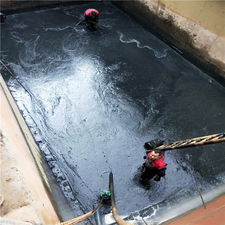 王屋镇废水池清理